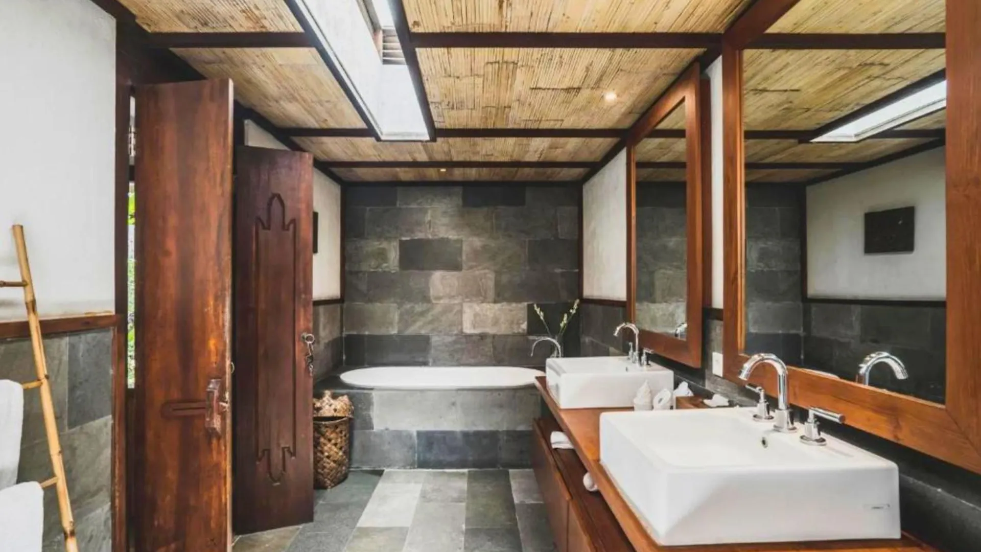 Menghana 2 Bedroom Valley Private Pool Villa Zn51 Ubud
